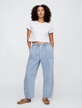Gap Mid Rise SuperSoft Pull-On Barrel Jeans Light Wash
